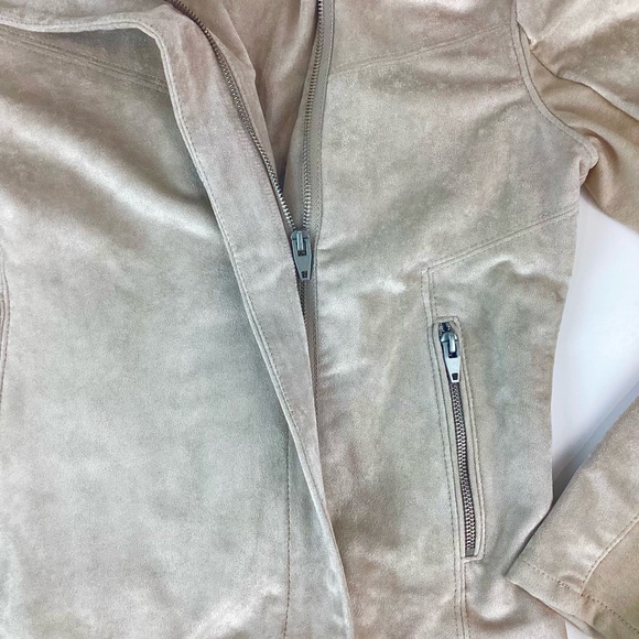 Blank NYC SL8 Crème Beige Faux Suede Moto Jacket | Medium - Picture 3 of 14